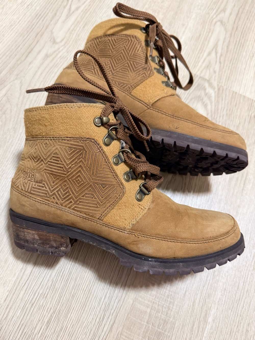 The North Face Bridgeton Waterproof Lace-Up Boots Size 7 Tan Leather Chukka